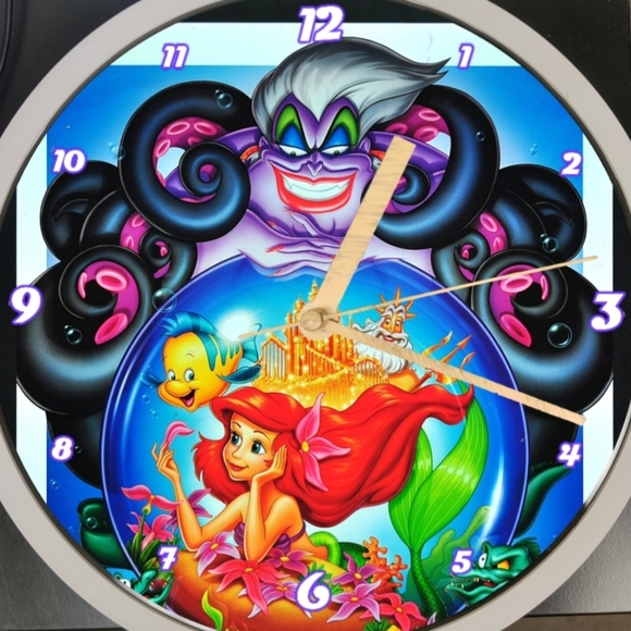 Poor unfortunate soul clock - Picture 3 of 4